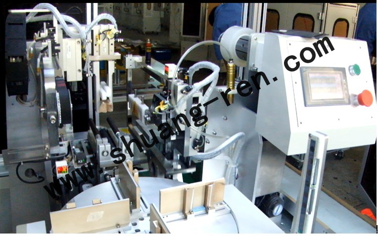 軟包電池(chí)自動貼膜(mo)機